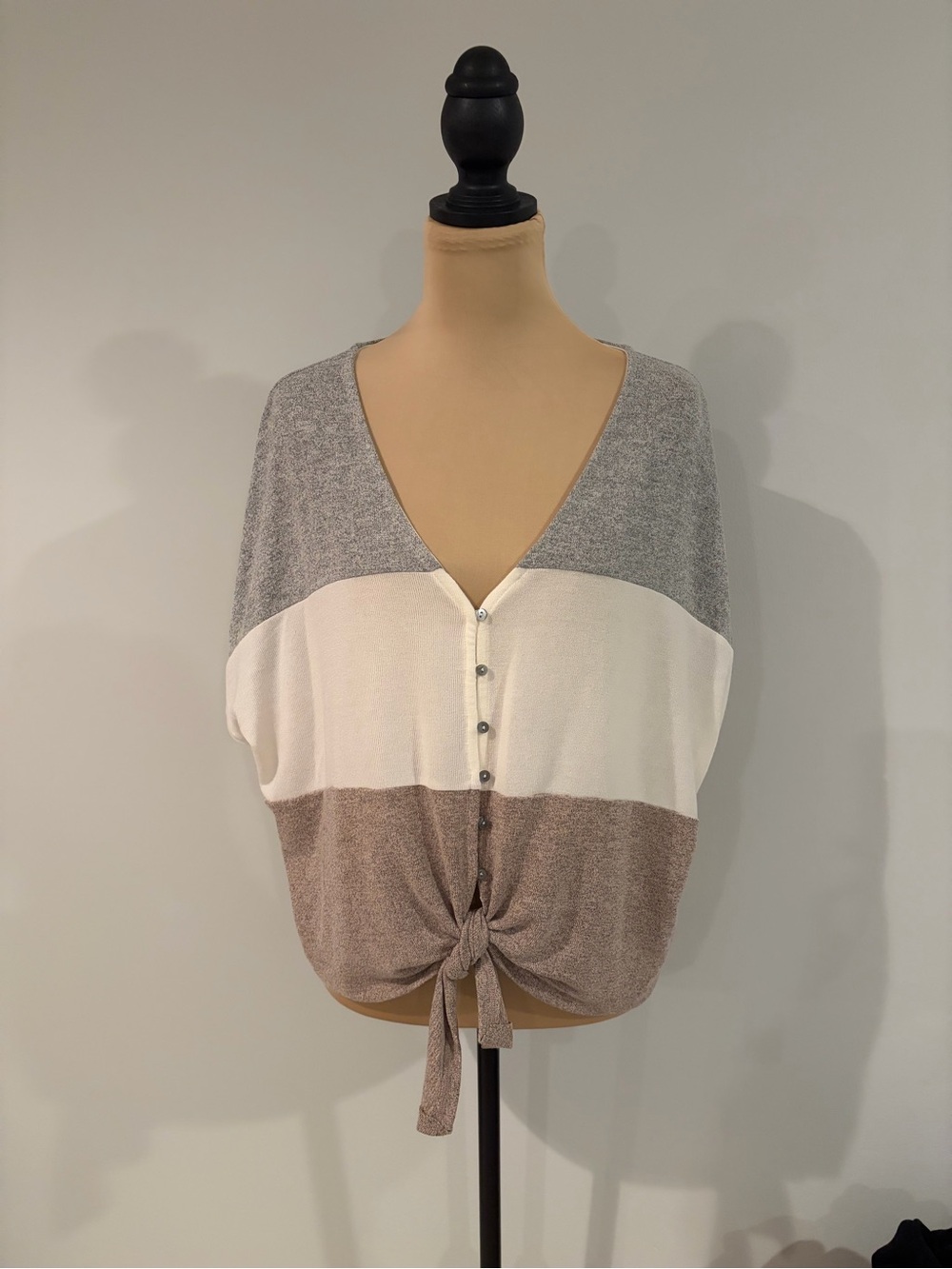 She + Sky Gray, White & Brown Tie-Front V-Neck Sweater